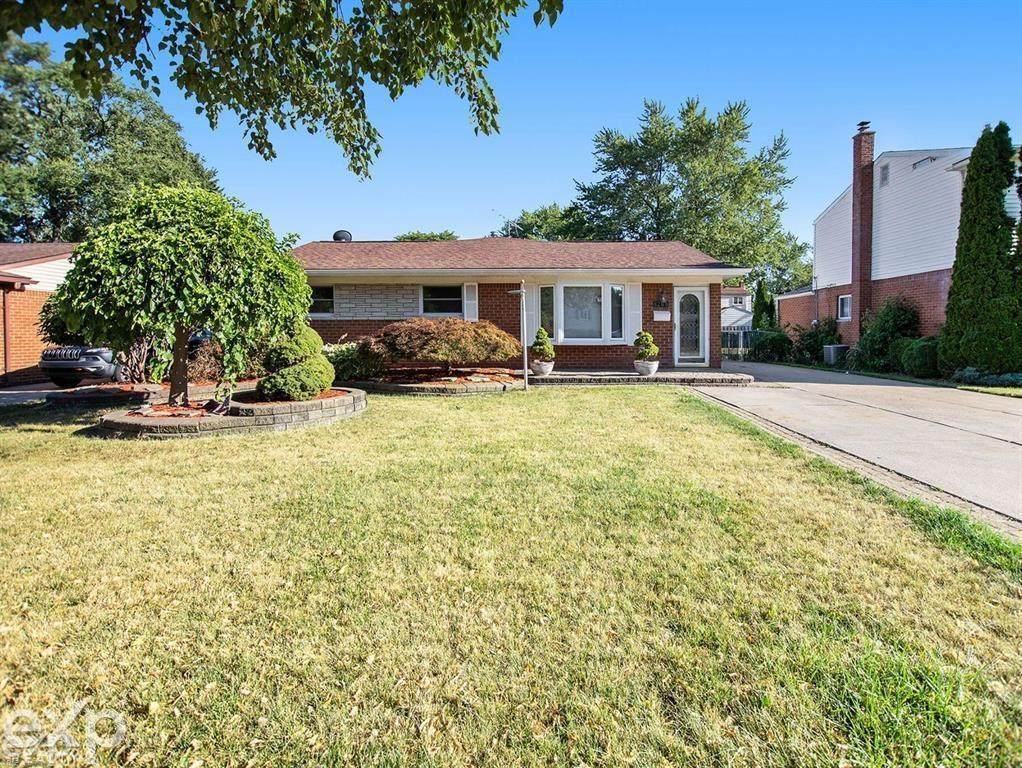 8268 Doncaster Dr - Photo 1