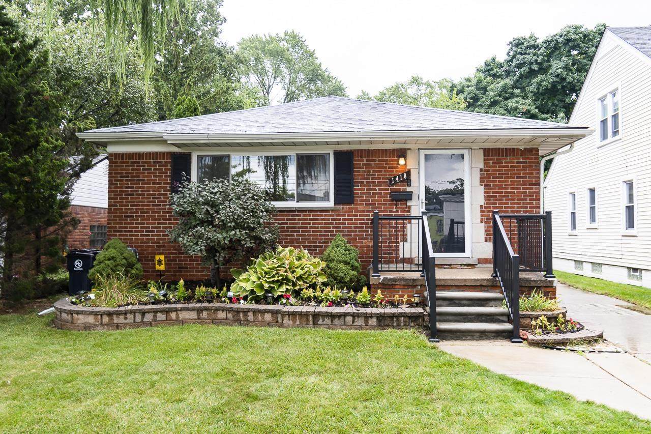 1418 Linwood - Photo 1