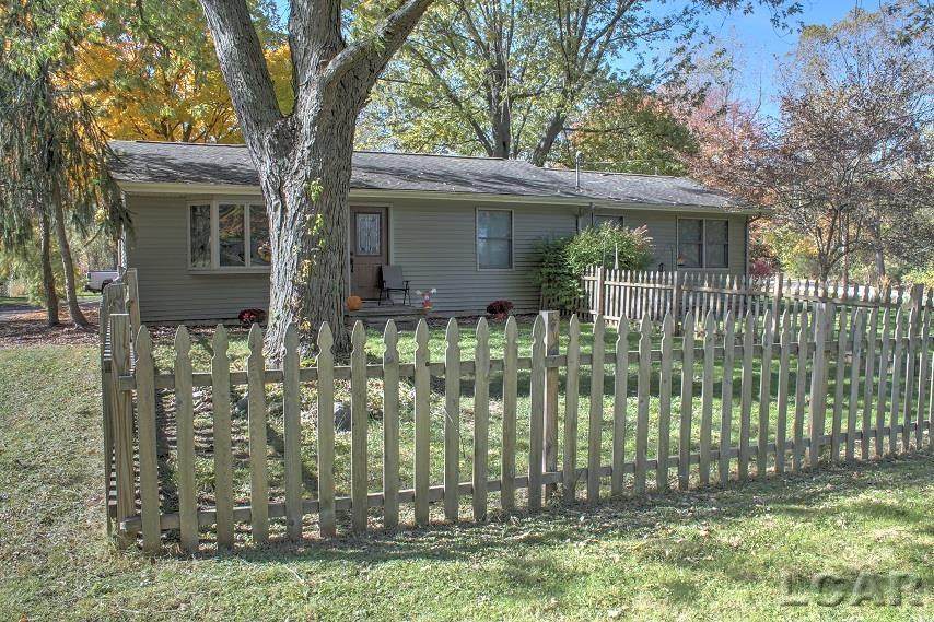 746 Hillcrest Dr - Photo 1