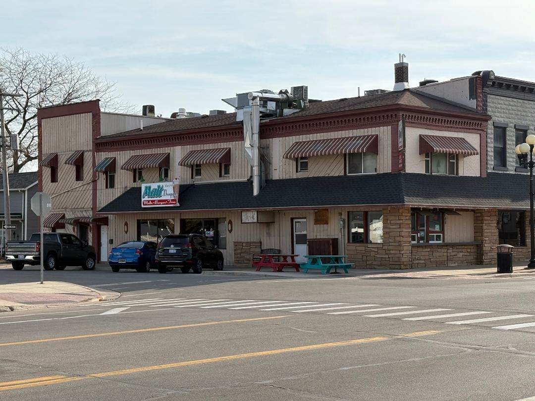 228 Broad - Photo 1