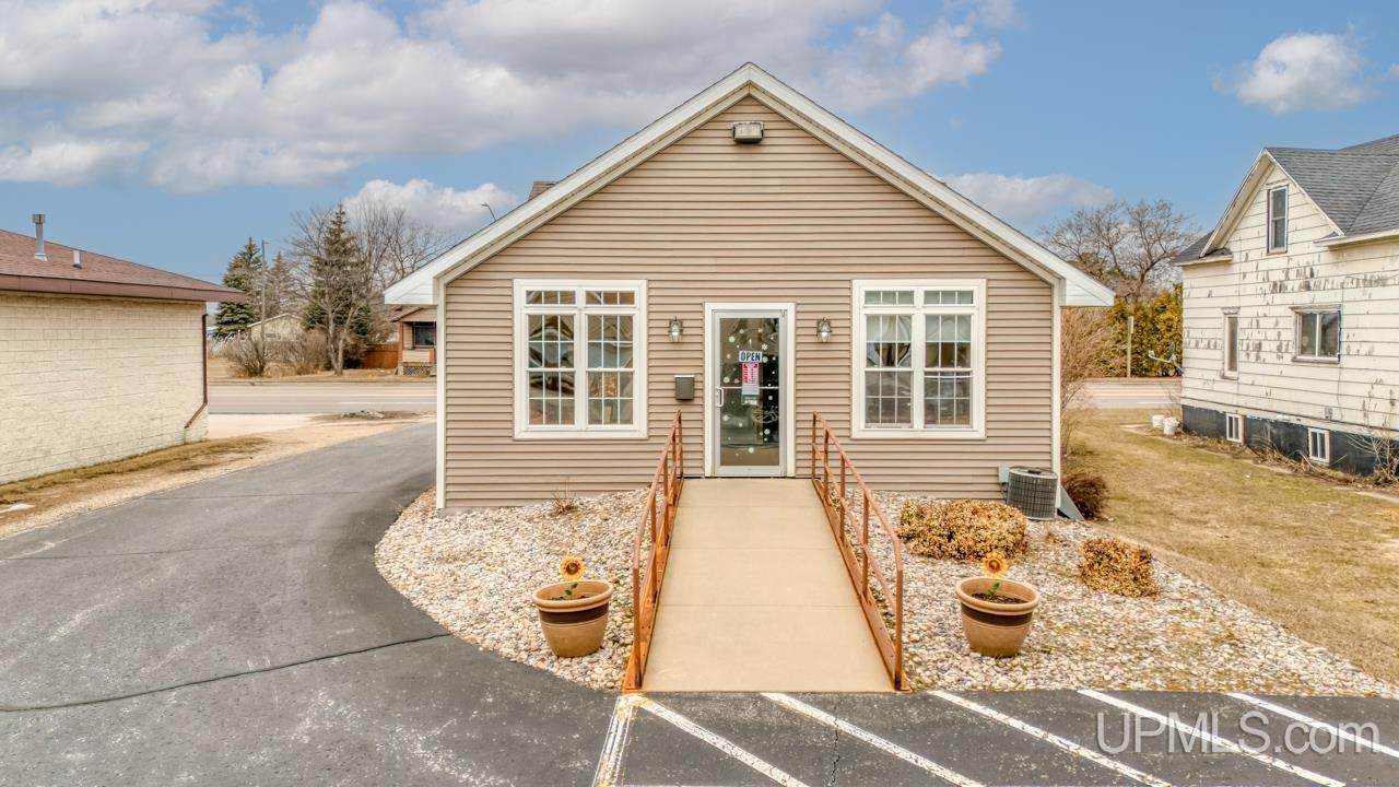 1214 Lincoln - Photo 1