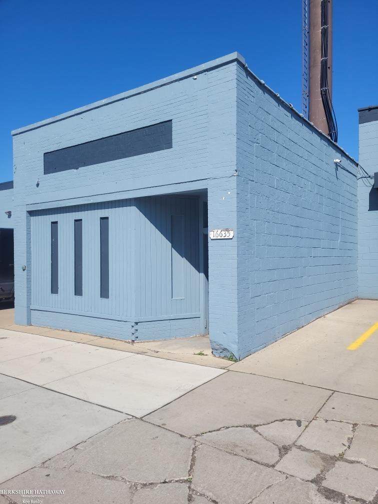 16635 Harper - Photo 1
