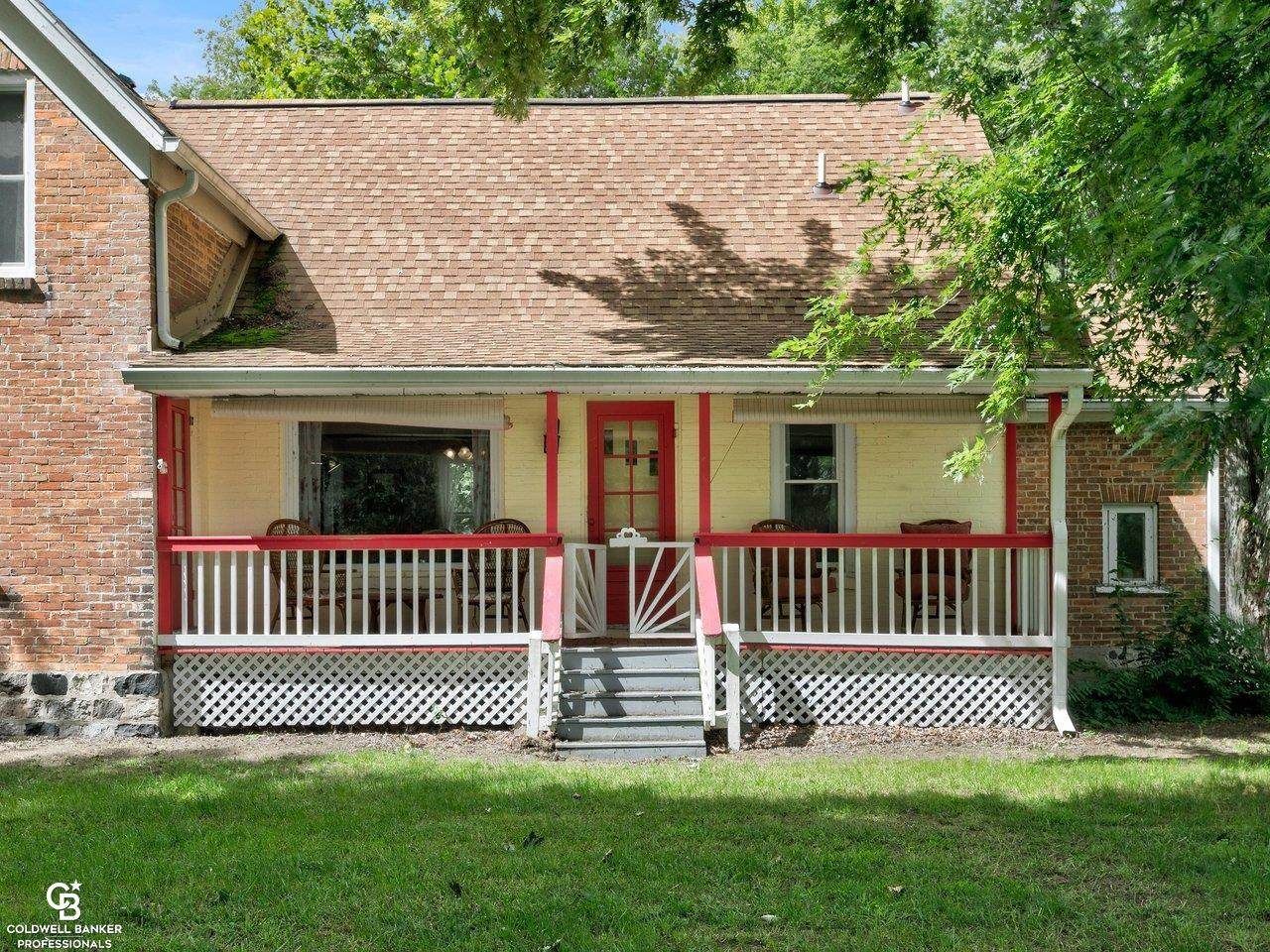 3288 Lakeshore - Photo 1