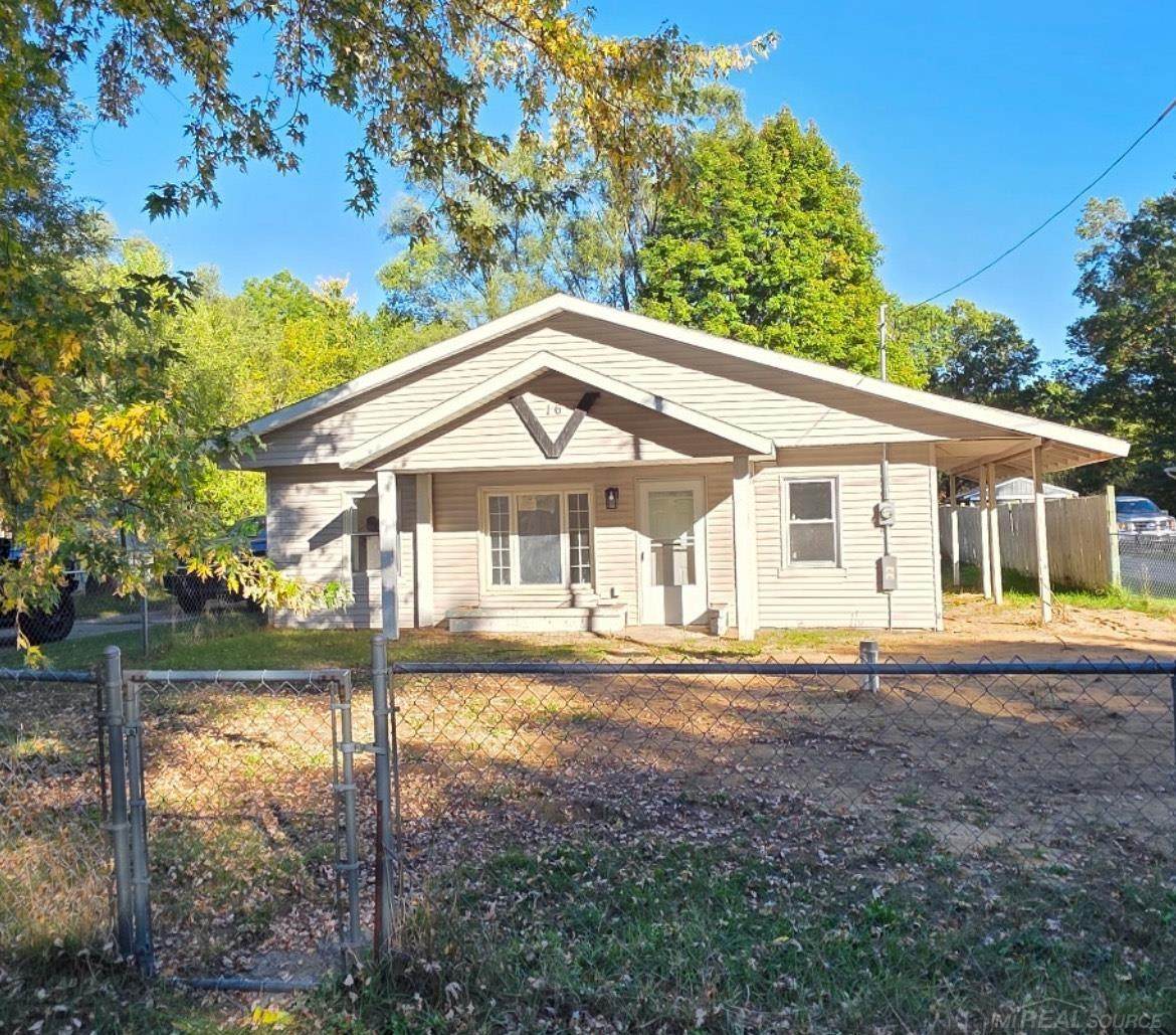 16 Densmore - Photo 1