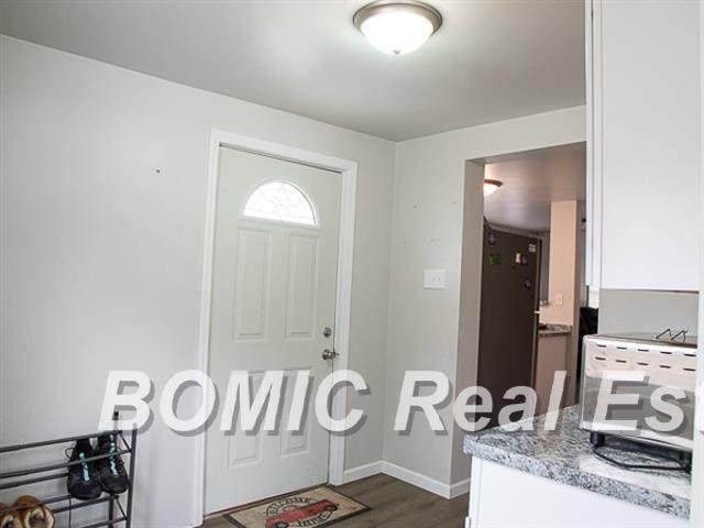 8190 Roosevelt - Photo 1