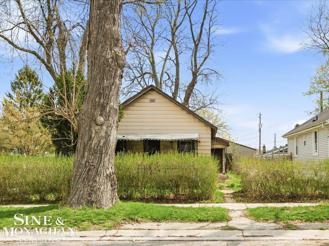 1532 Poplar - Photo 1