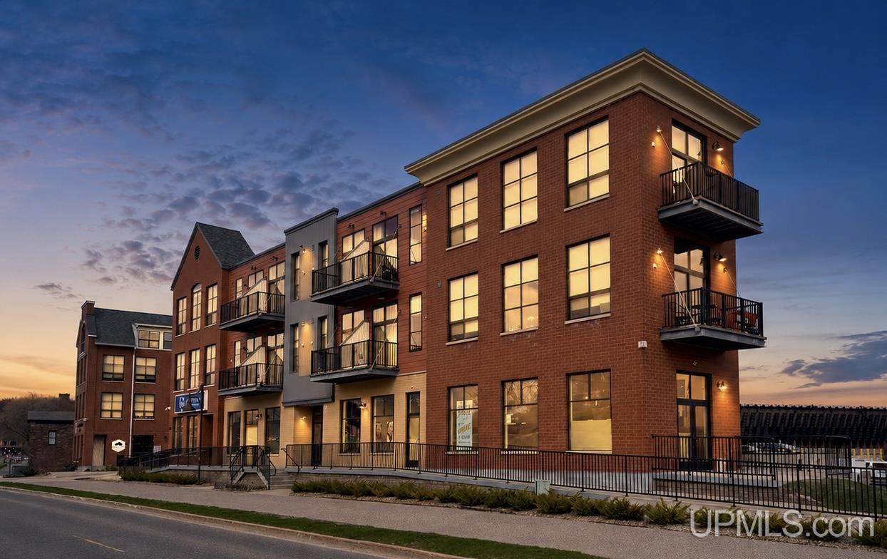 407 Lakeshore - Photo 1