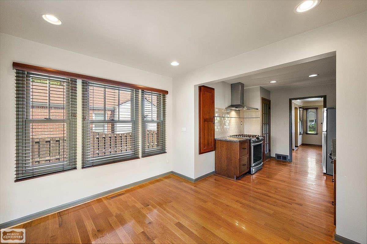 912 Cedar Hill - Photo 1