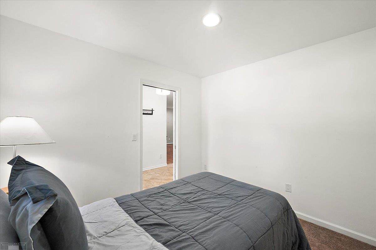 901 Hollywood - Photo 1
