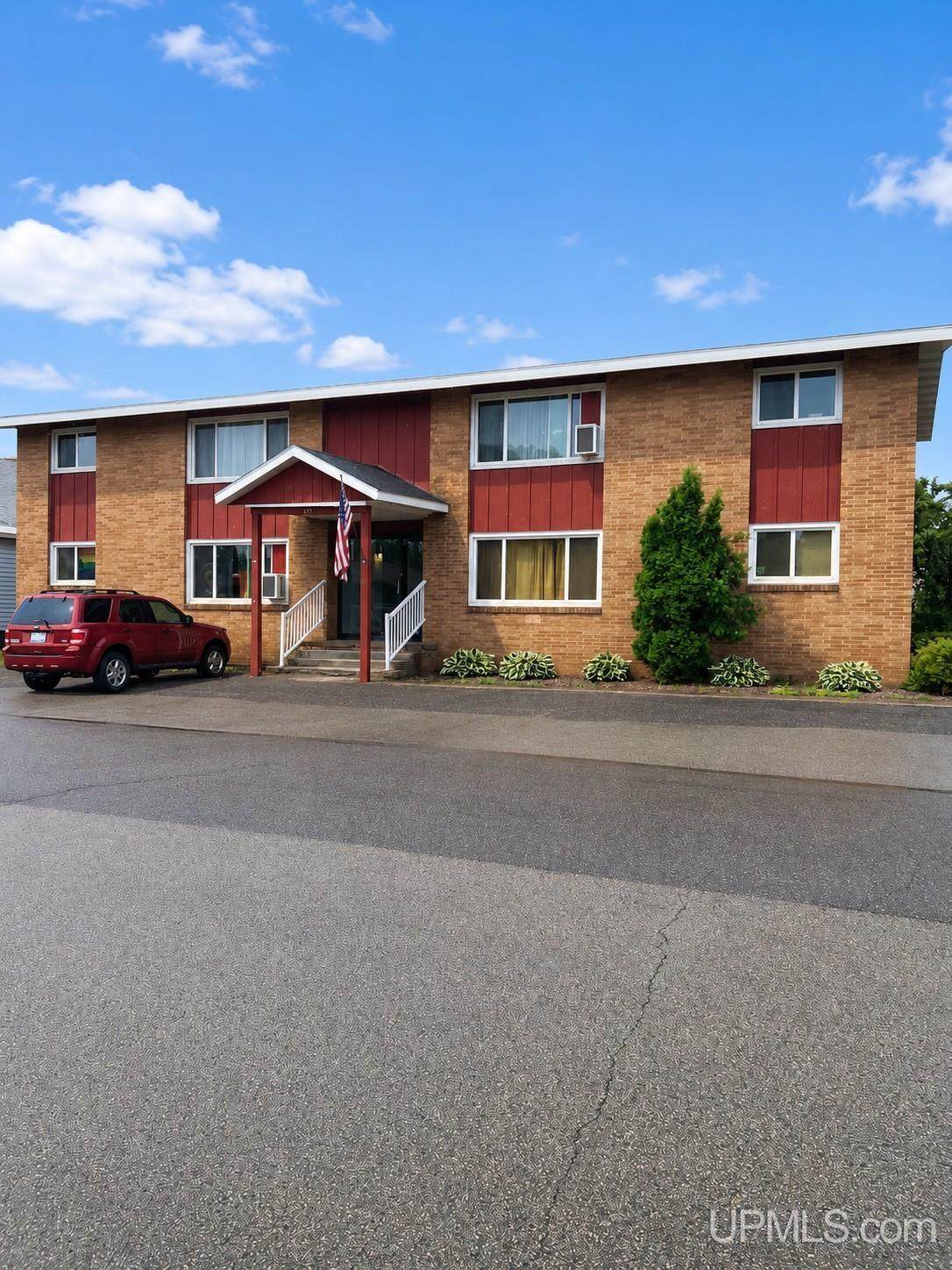 301 Nicholas - Photo 1