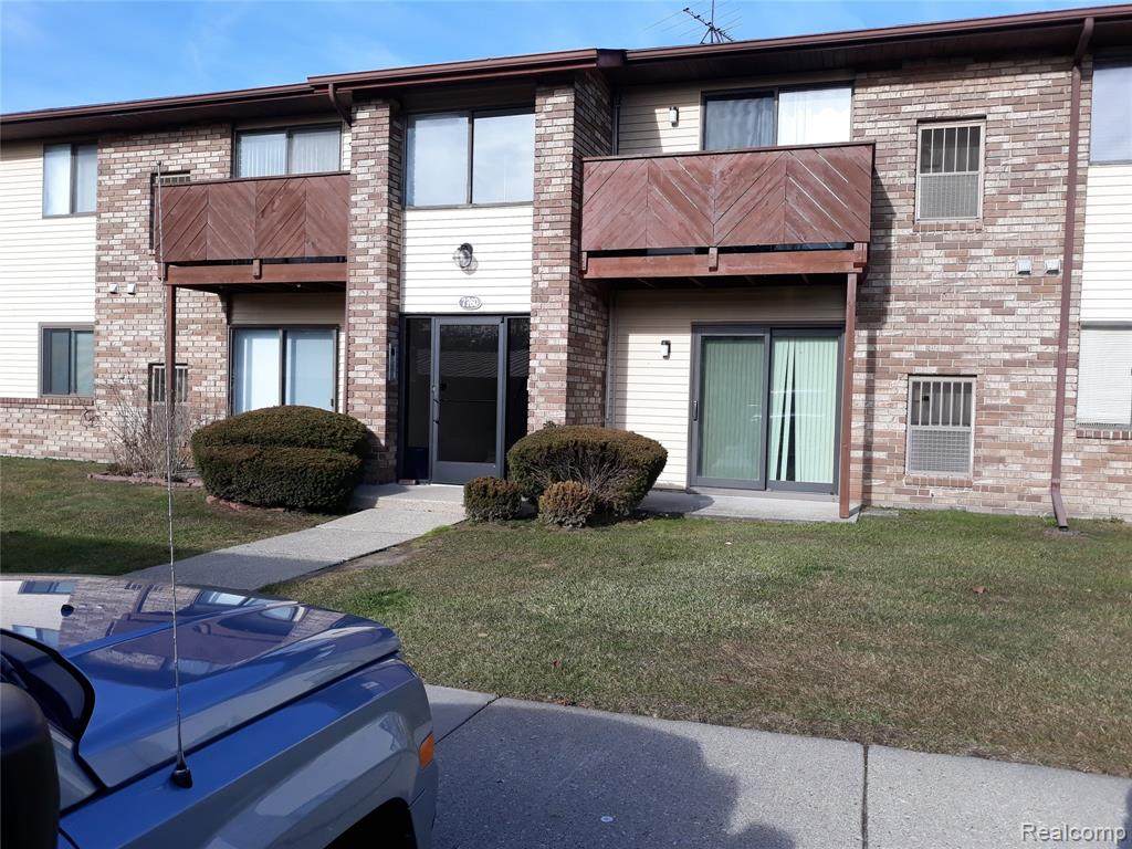 7760 Manor Cir Apt 203 - Photo 1