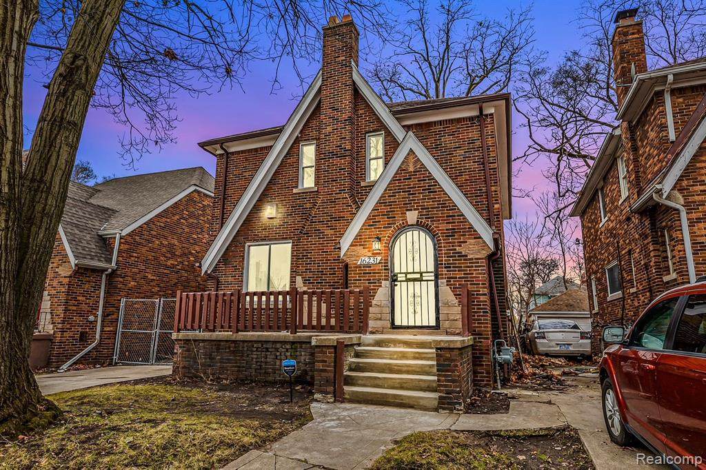 16231 Greenlawn - Photo 1