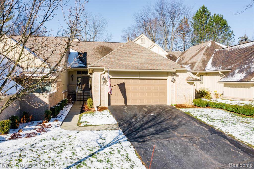 2489 Hickory Glen - Photo 1