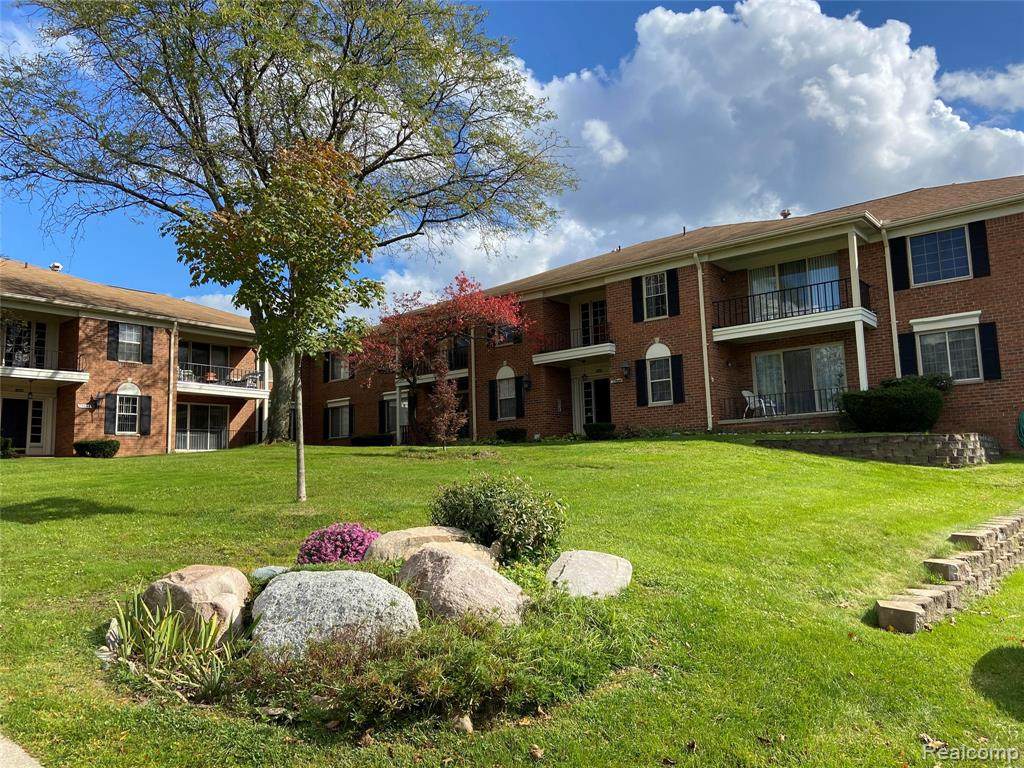 29644 Middlebelt Rd Unit 54 - Photo 1