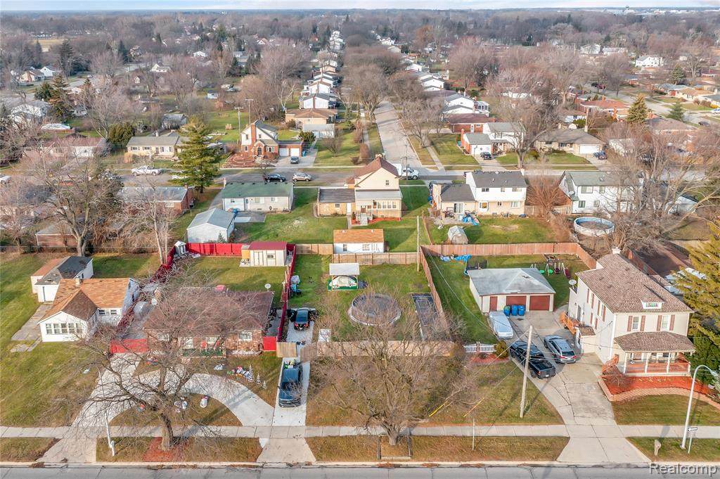 5077 11 Mile - Photo 1