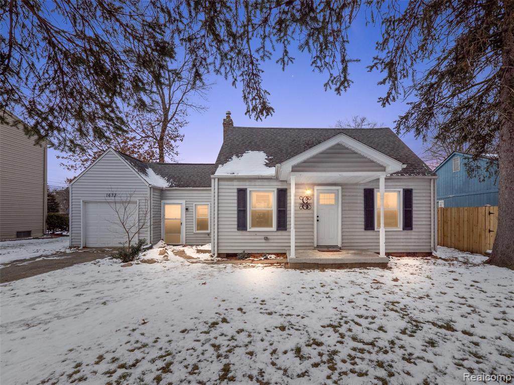 1673 Van Courtland - Photo 1