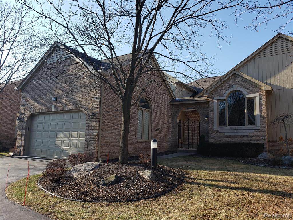 2116 Clearwood - Photo 1