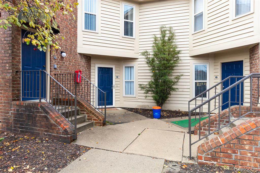 2715 Greenstone #1301 - Photo 1