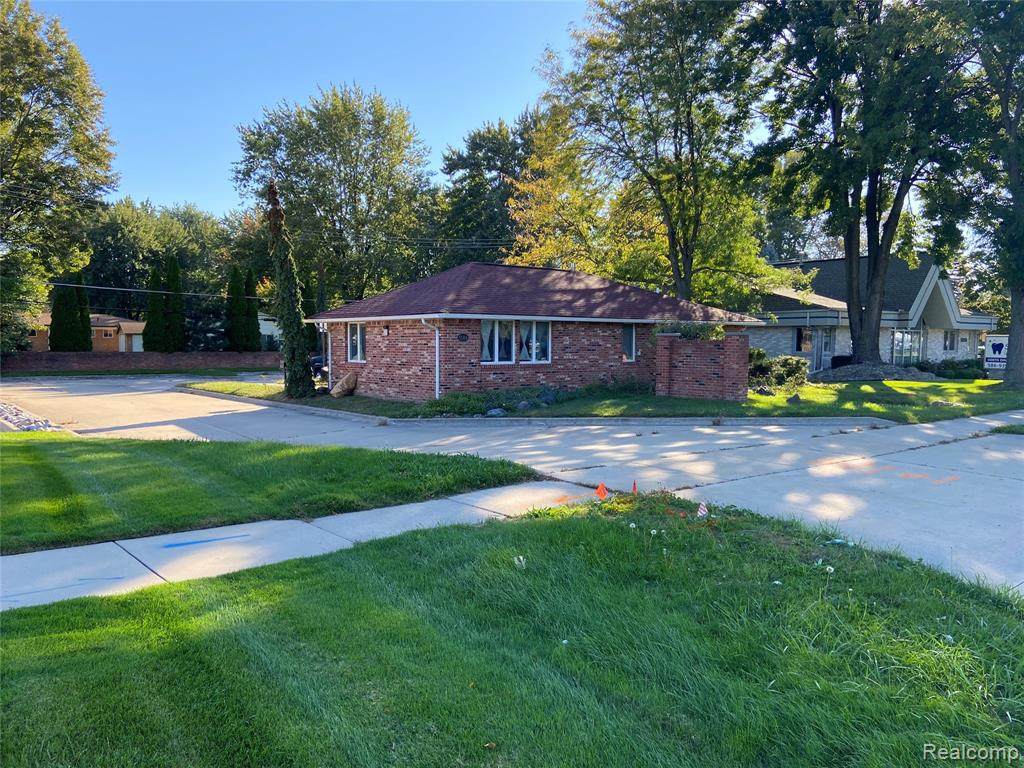 5584 Metropolitan Pkwy - Photo 1