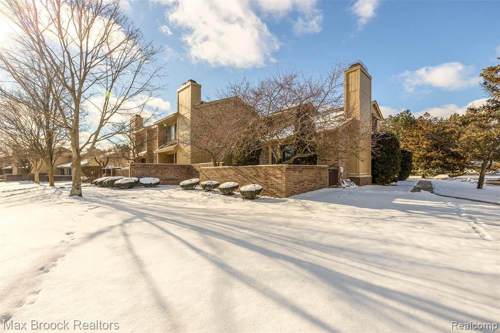 1674 Hill Blvd - Photo 1