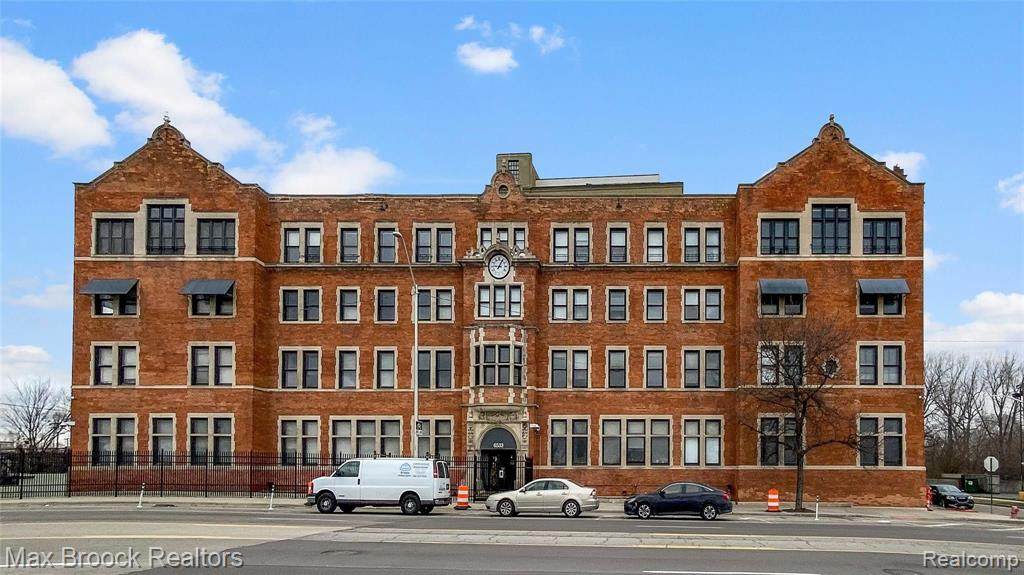 6533 Jefferson Ave # 158 - Photo 1