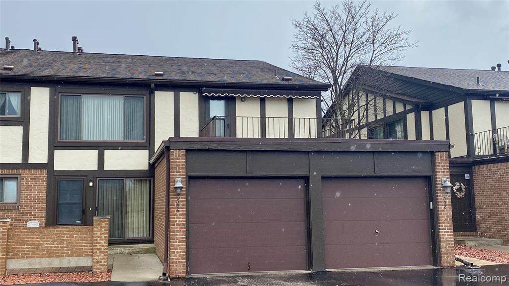 306 Country Club - Photo 1