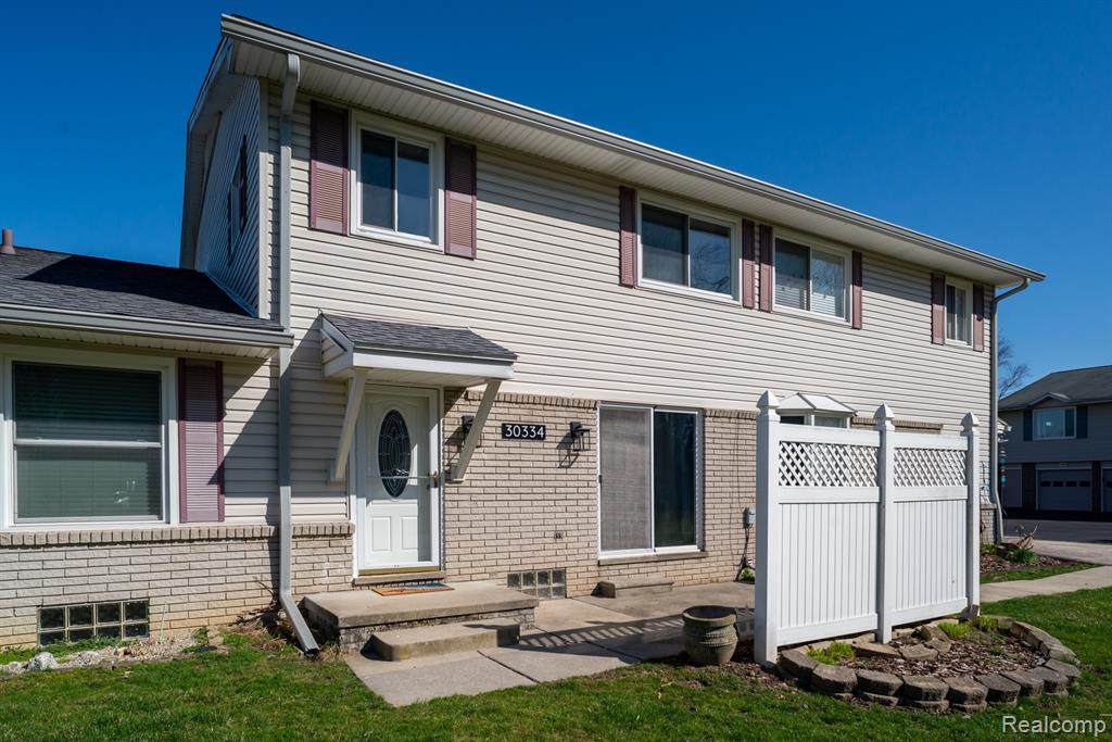 30334 Windsor - Photo 1