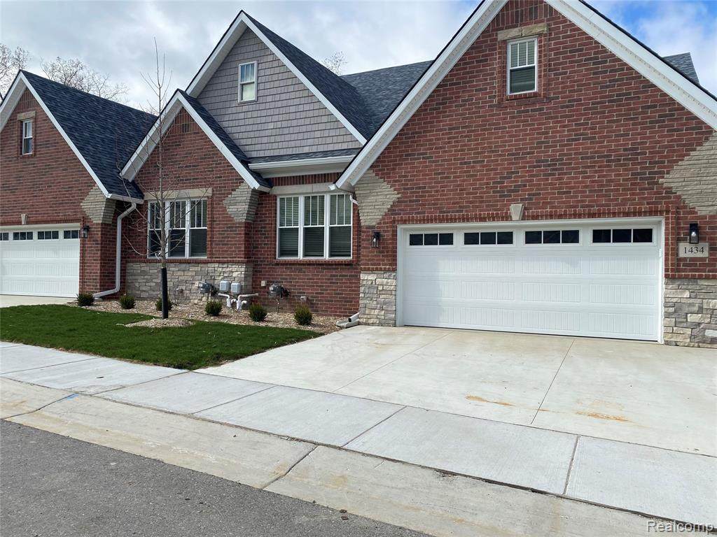 1391 Rochdale Pond Court - Photo 1