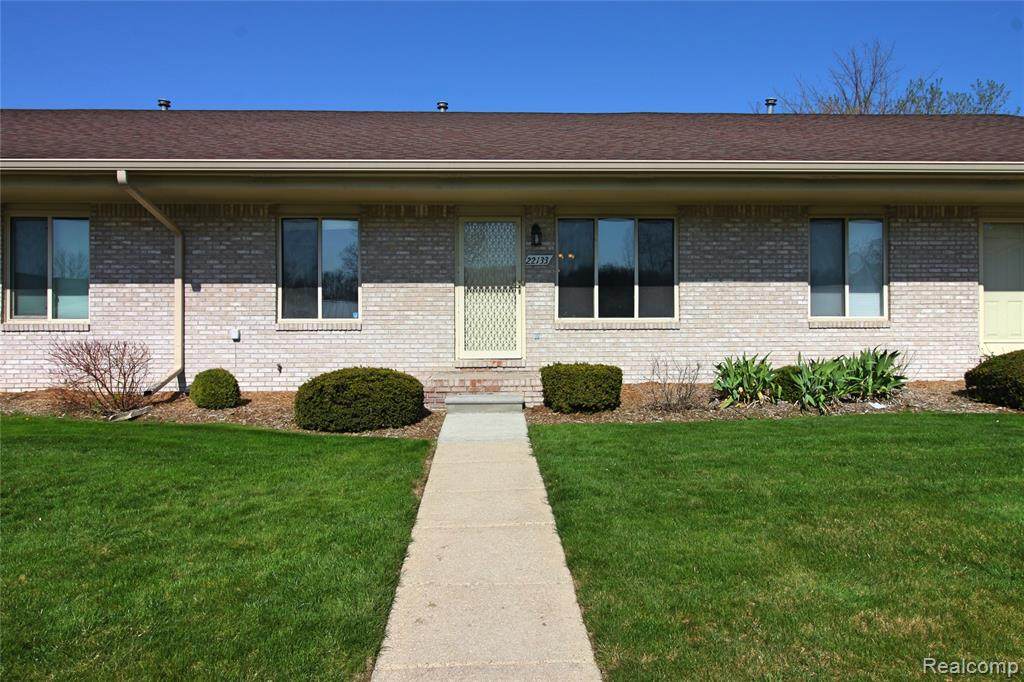22133 Glenwood - Photo 1