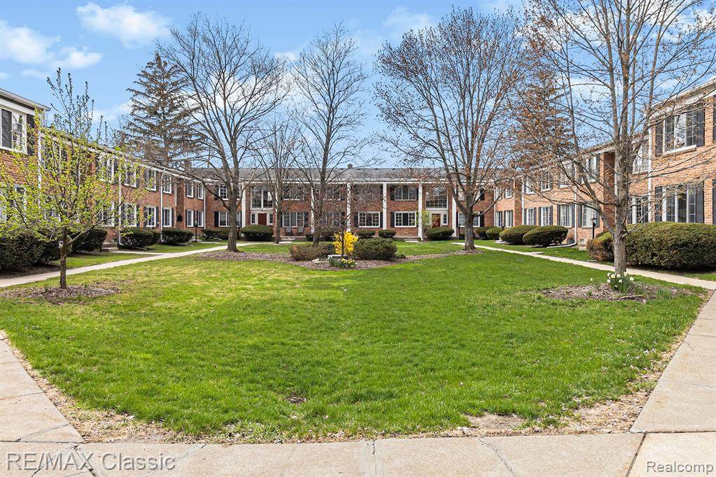 32718 Grand River Ave. - Photo 1