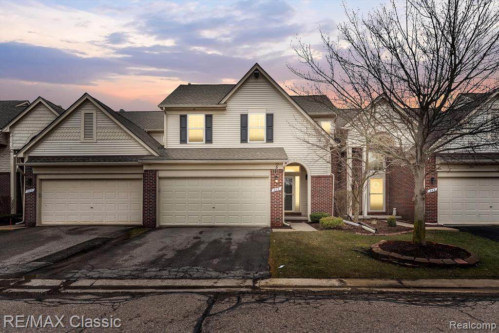 323 Concord - Photo 1