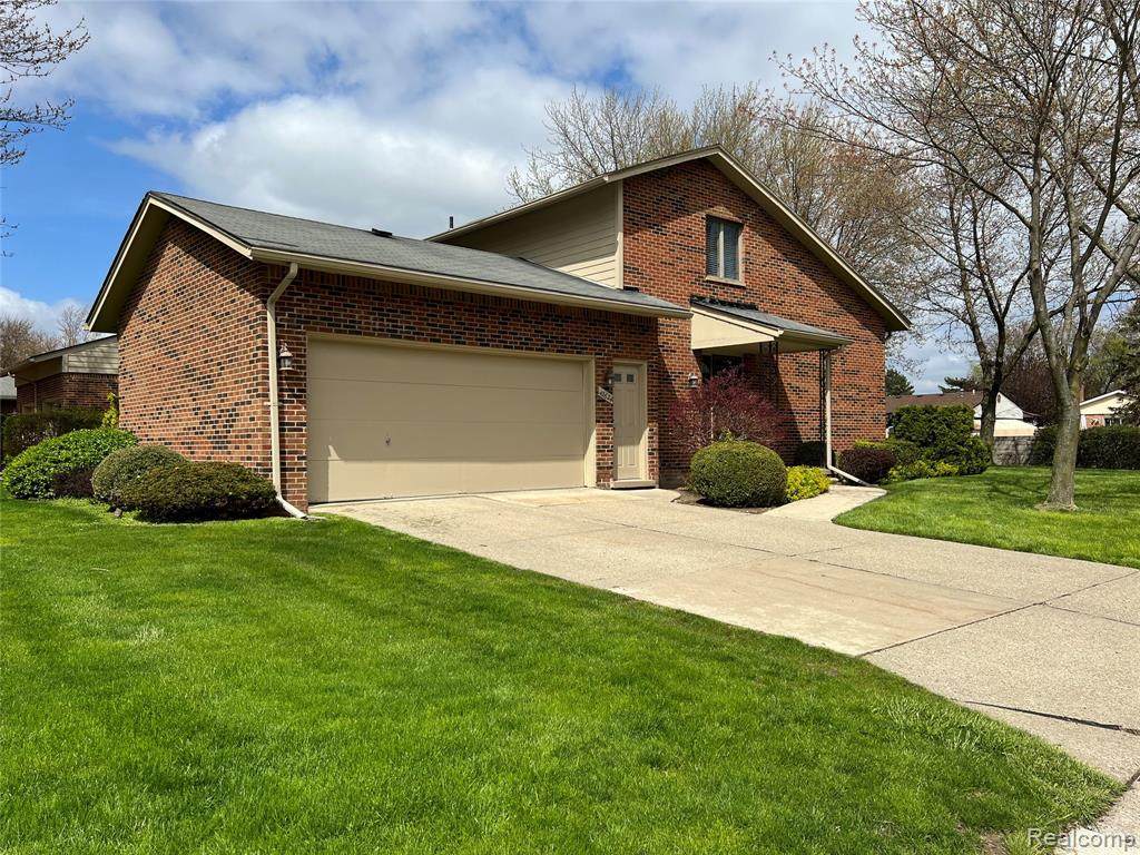 42624 Elizabeth Pl - Photo 1