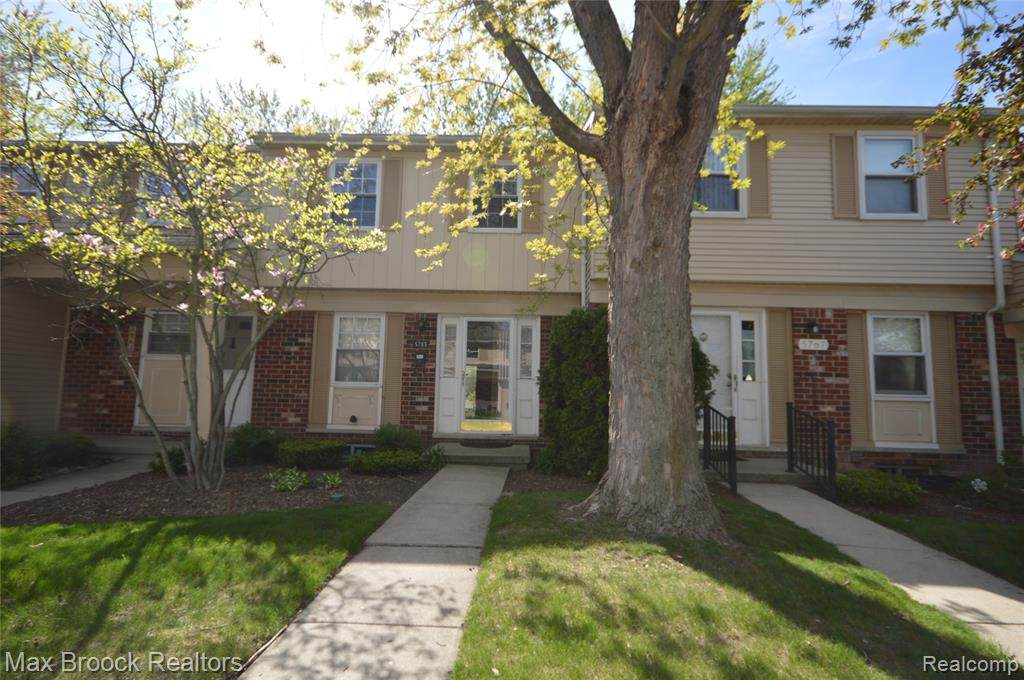 5765 Northfield Pkwy - Photo 1