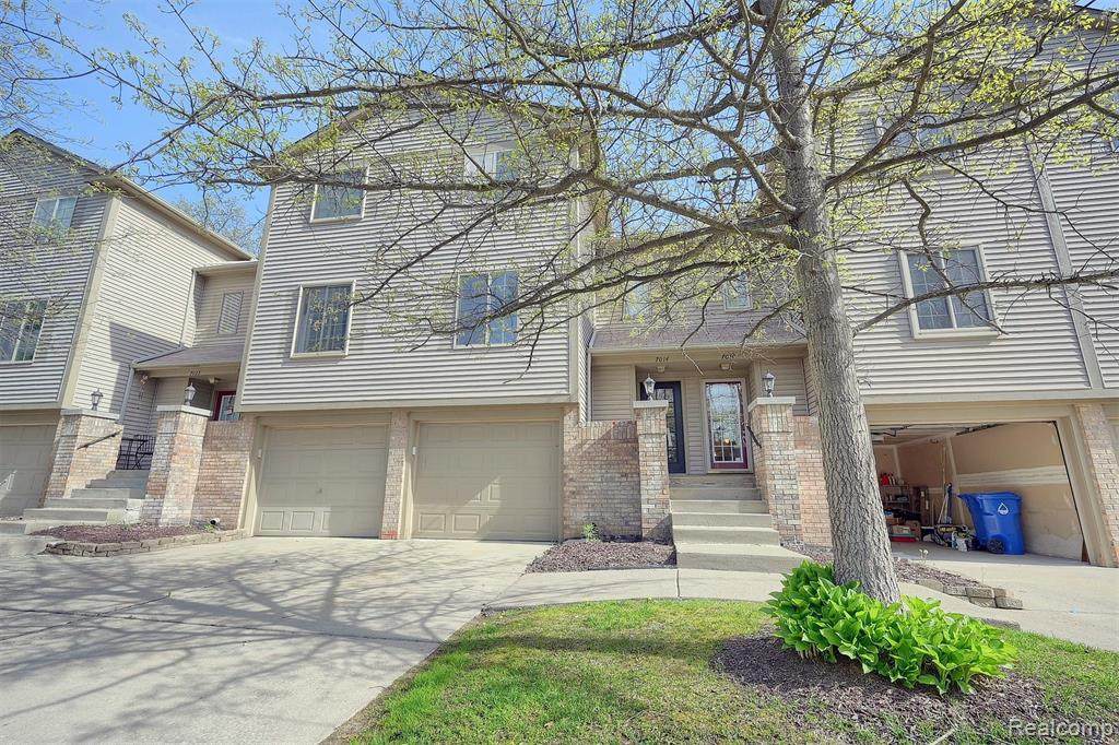 7014 Colonial Oaks - Photo 1