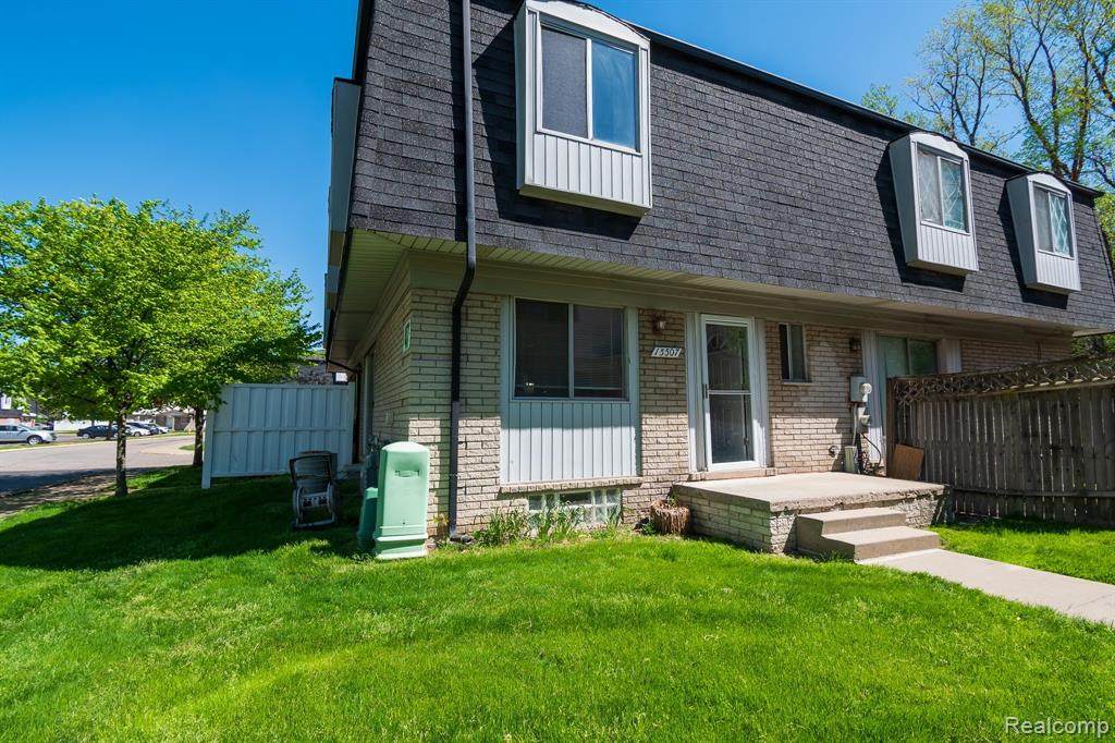 15507 Dupage Blvd - Photo 1