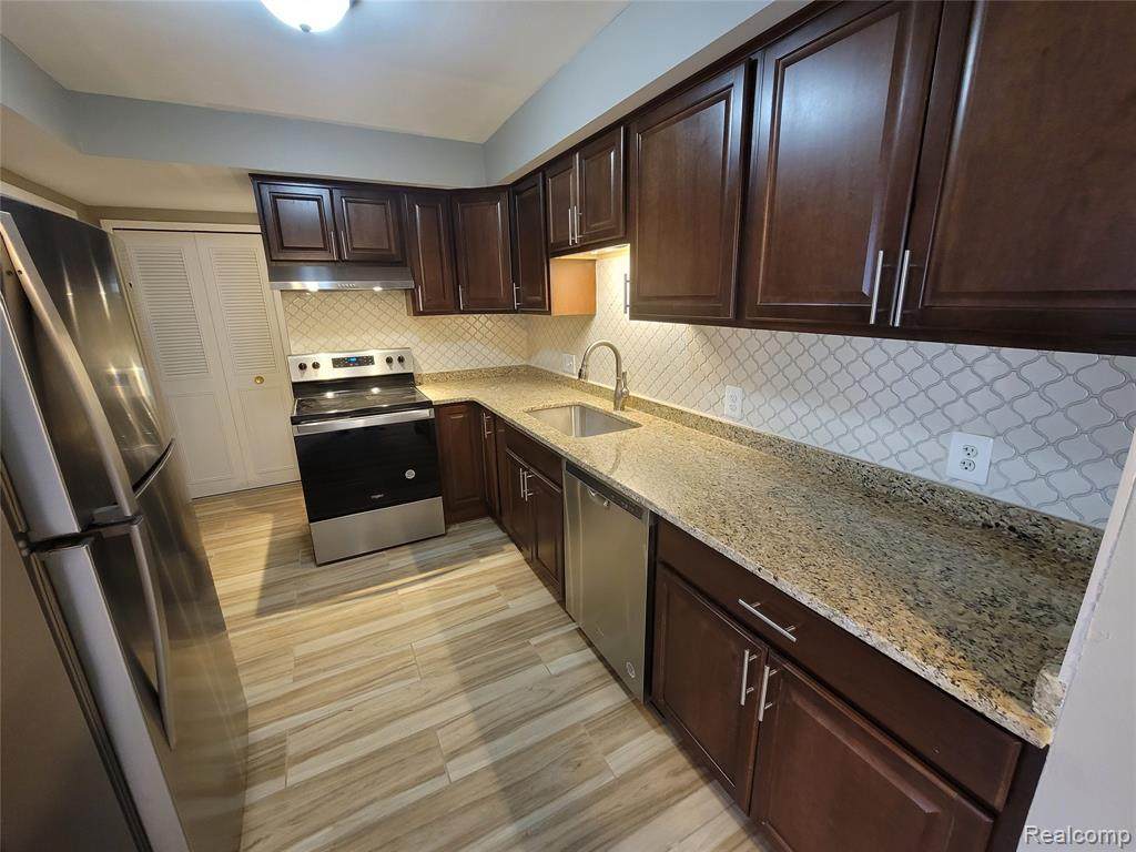 30179 Lorraine Ave Unit 4 - Photo 1
