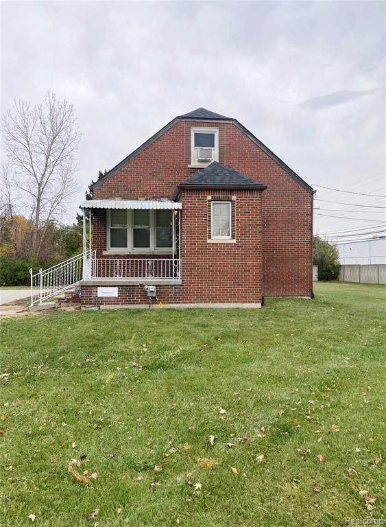 2795 Maple - Photo 1