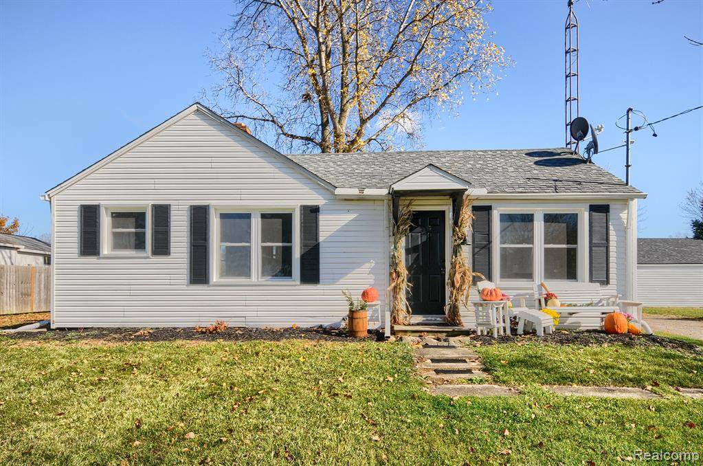 8450 Genesee - Photo 1