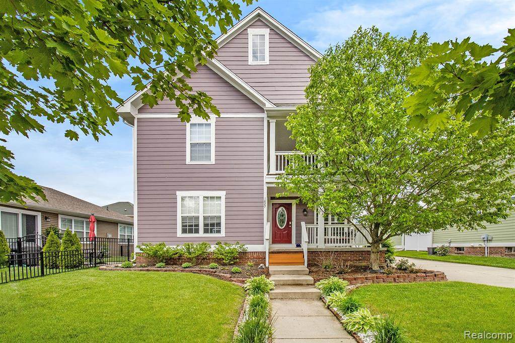 1827 Gilmore - Photo 1