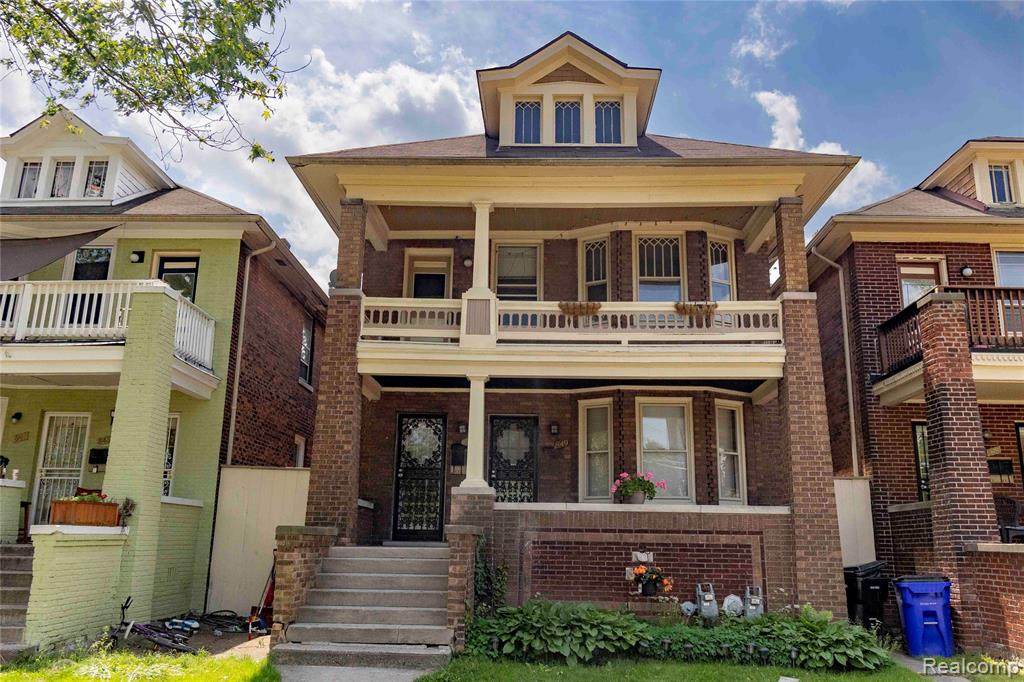 847 Ashland - Photo 1