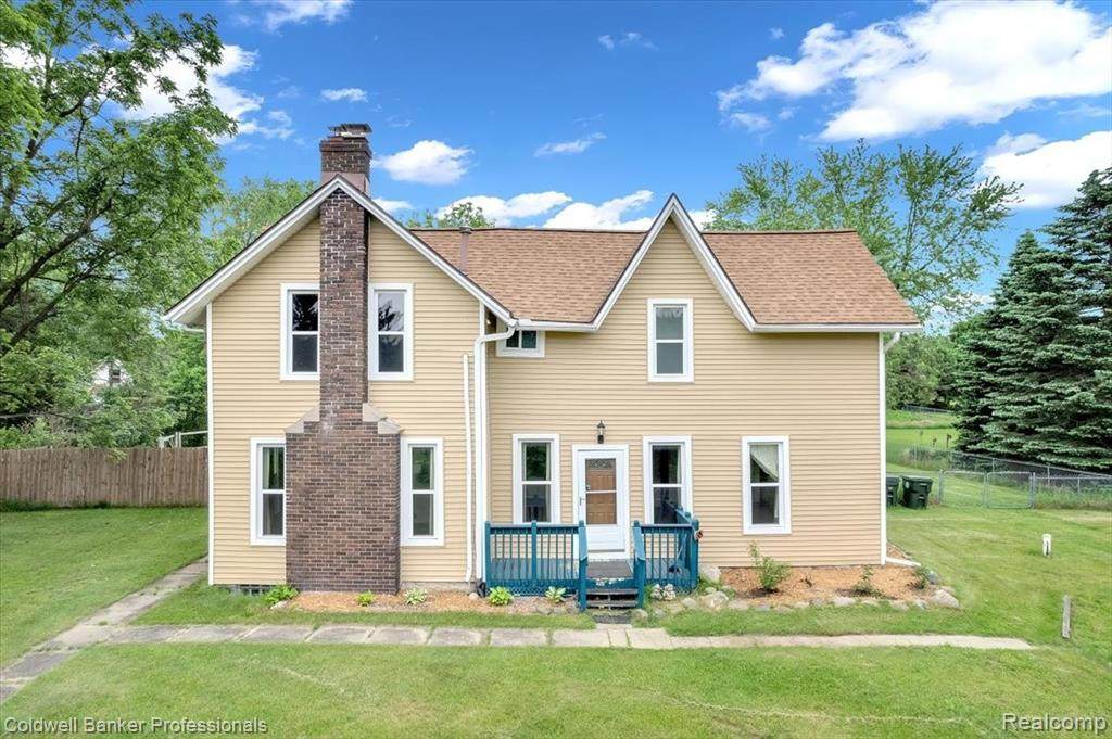 805 Hemingway - Photo 1