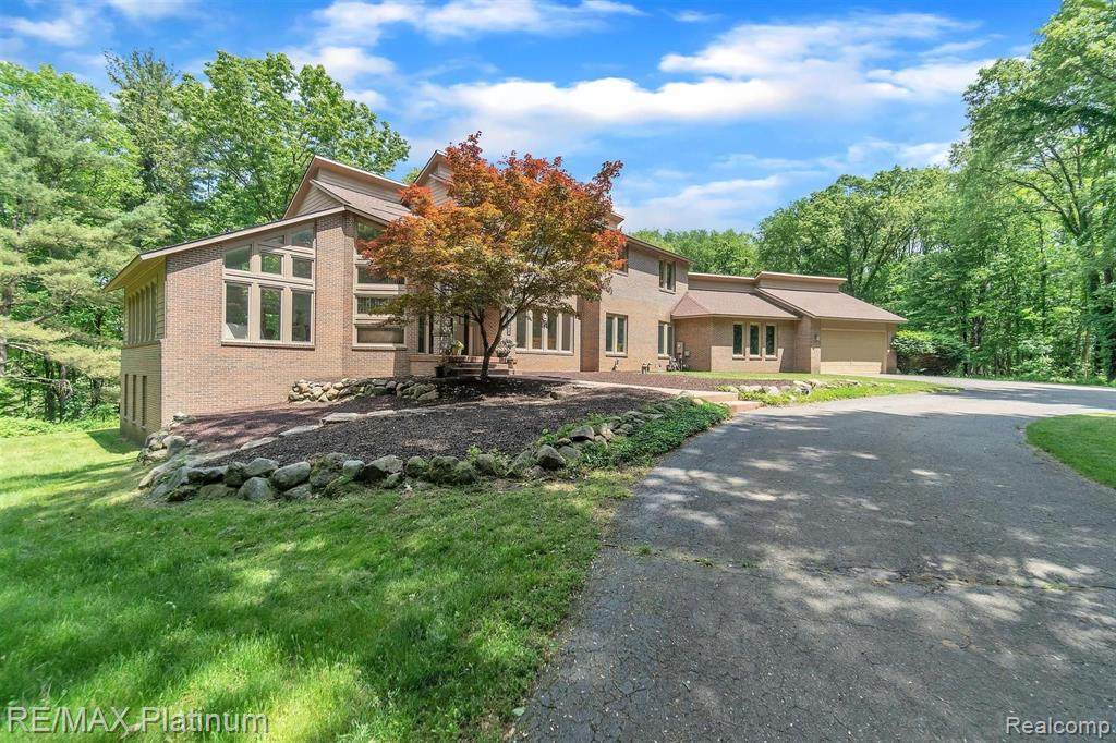 9961 Cross Creek - Photo 1