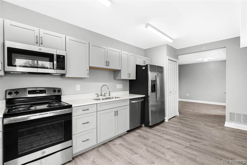 134 University - Photo 1