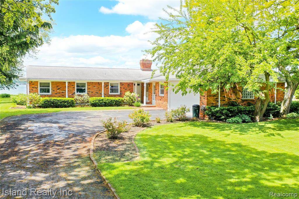 28400 Swan Island - Photo 1