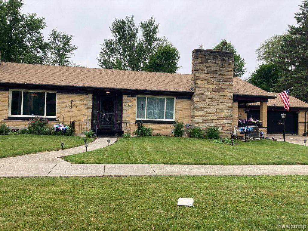 2929 Mallery - Photo 1