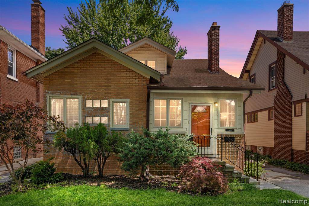 1032 Beaconsfield - Photo 1
