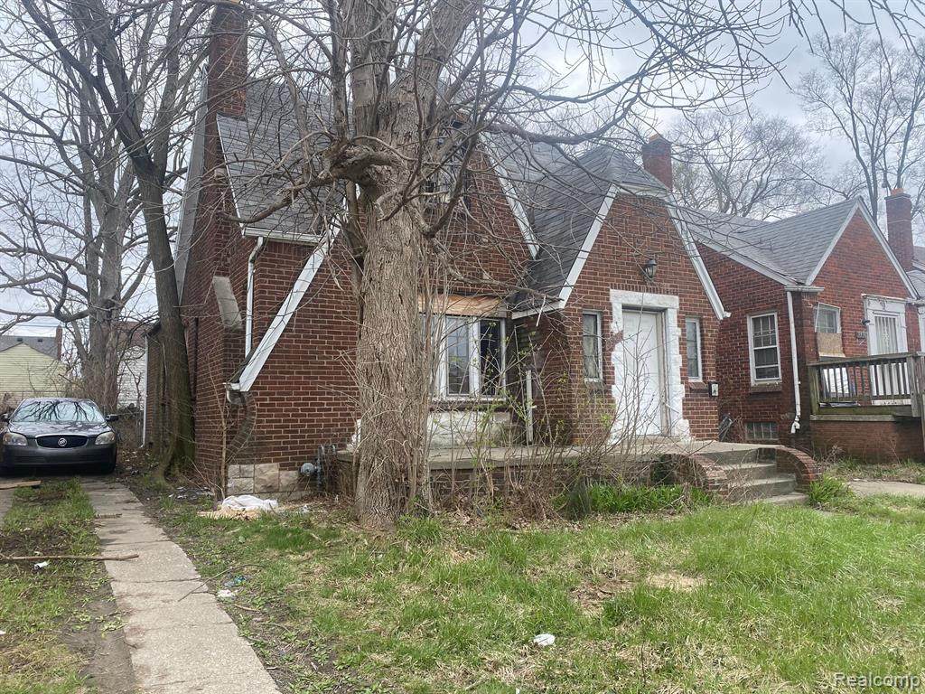 9938 Whitcomb - Photo 1