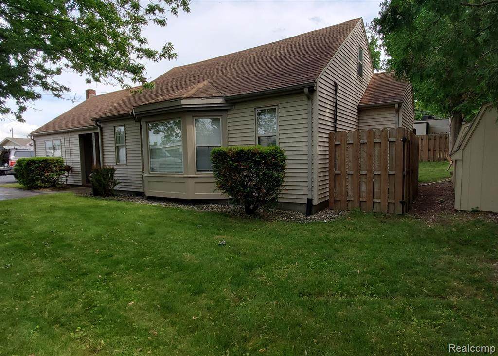 5570 North - Photo 1