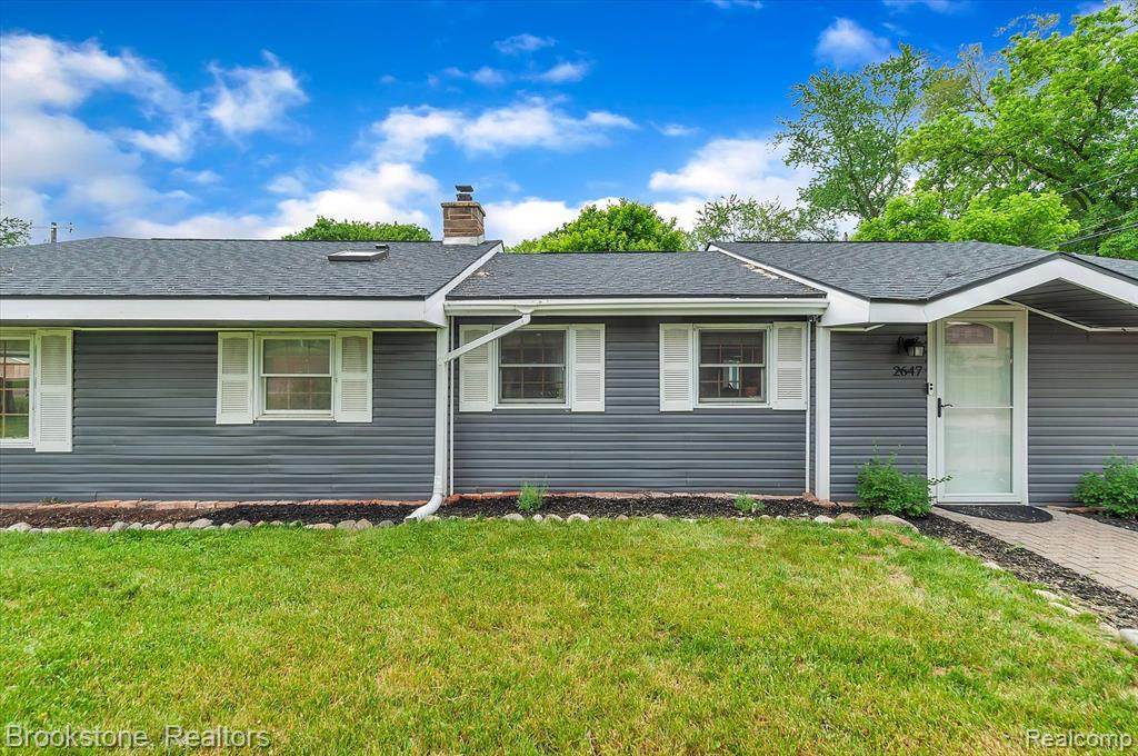 2647 Crocker - Photo 1