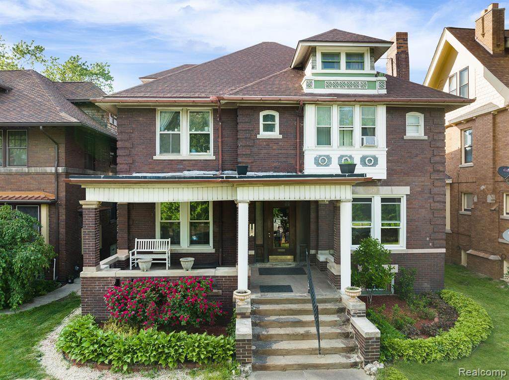 710 Virginia Park - Photo 1
